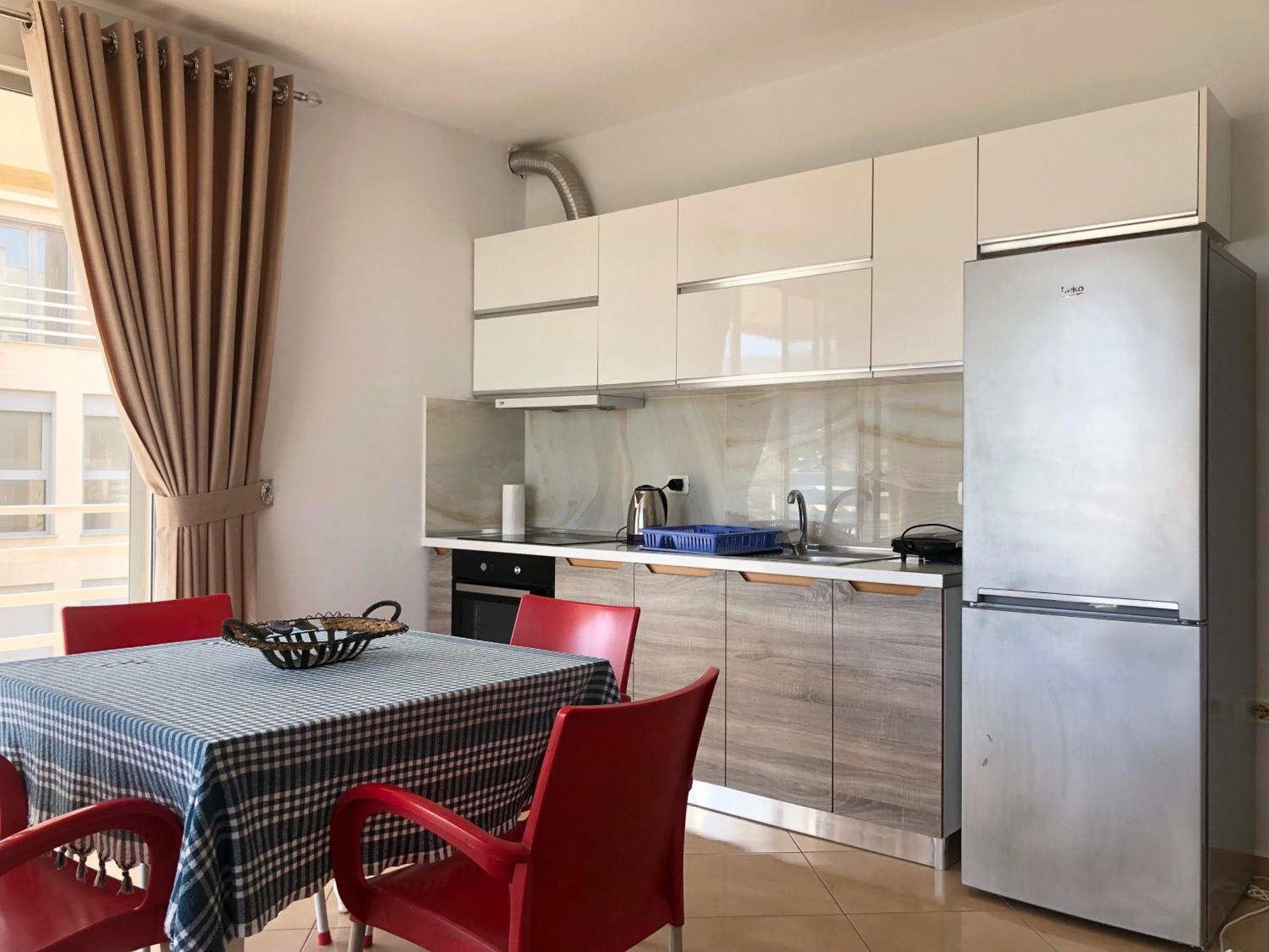 Apartament Vlore Apartment *