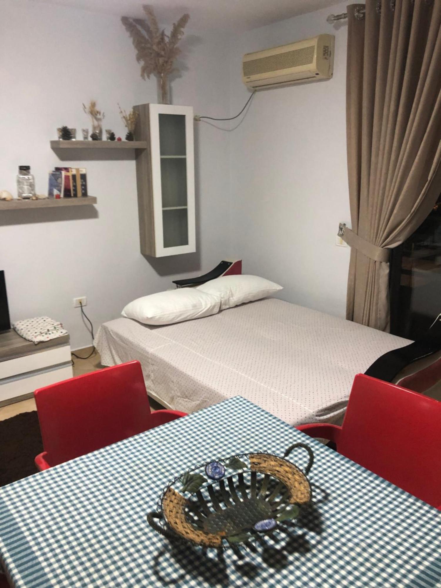 Apartament Vlore Apartment *